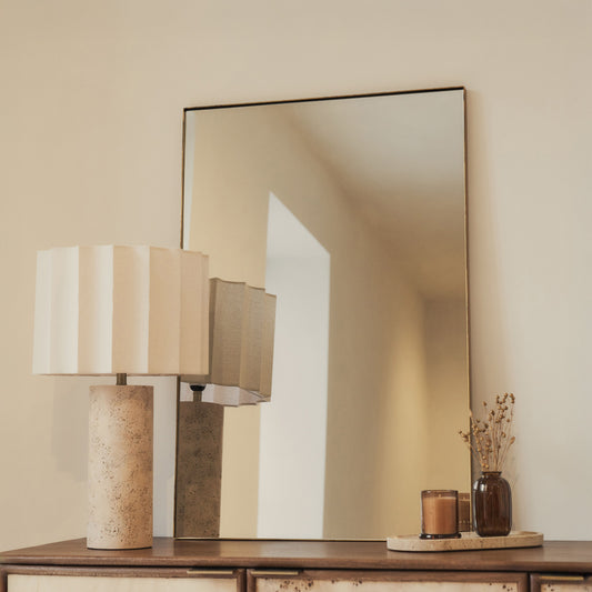 Bella Theo – Espelho Retangular de Parede em Metal Dourado (90 cm x 60 cm)